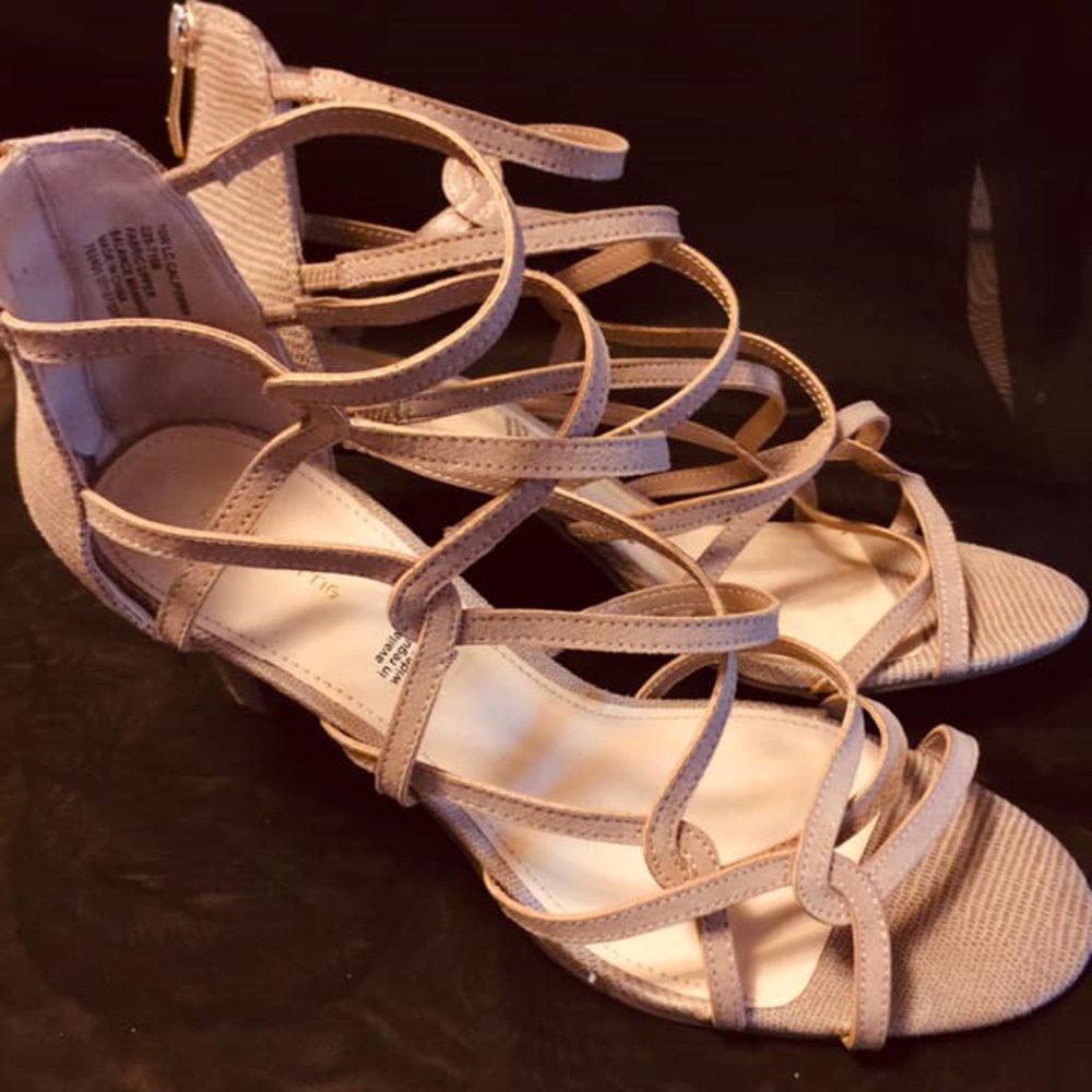 shoes - Picture 3 of 4